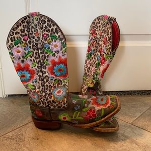 Macie Bean Women’s Cowboy Boots